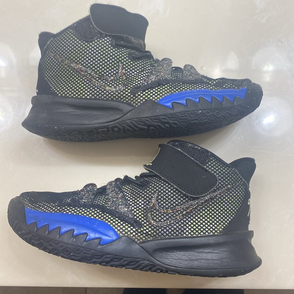 Kyree Irving Basketball Boy Shoe 2 Pair Bundle Size 11c - Picture 6 of 7